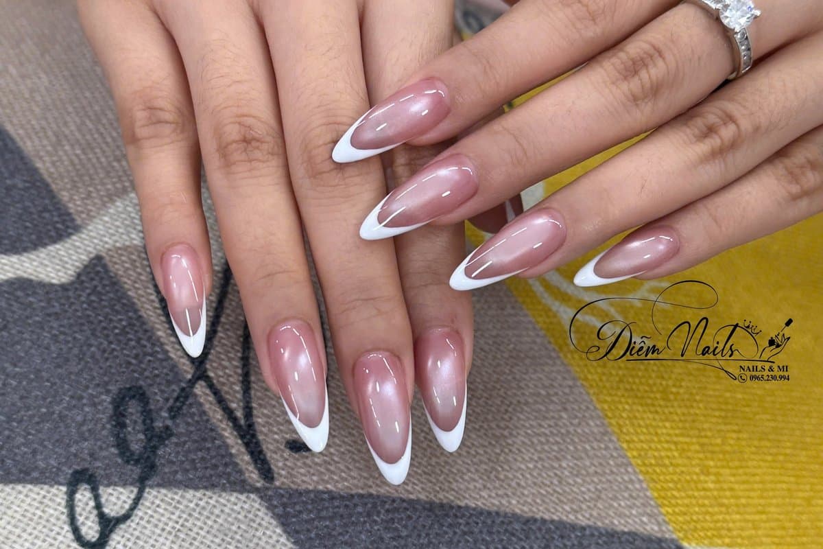 Vẽ Móng Nghệ Thuật - 25 Họa Tiết Nail Art Độc Đáo 2026